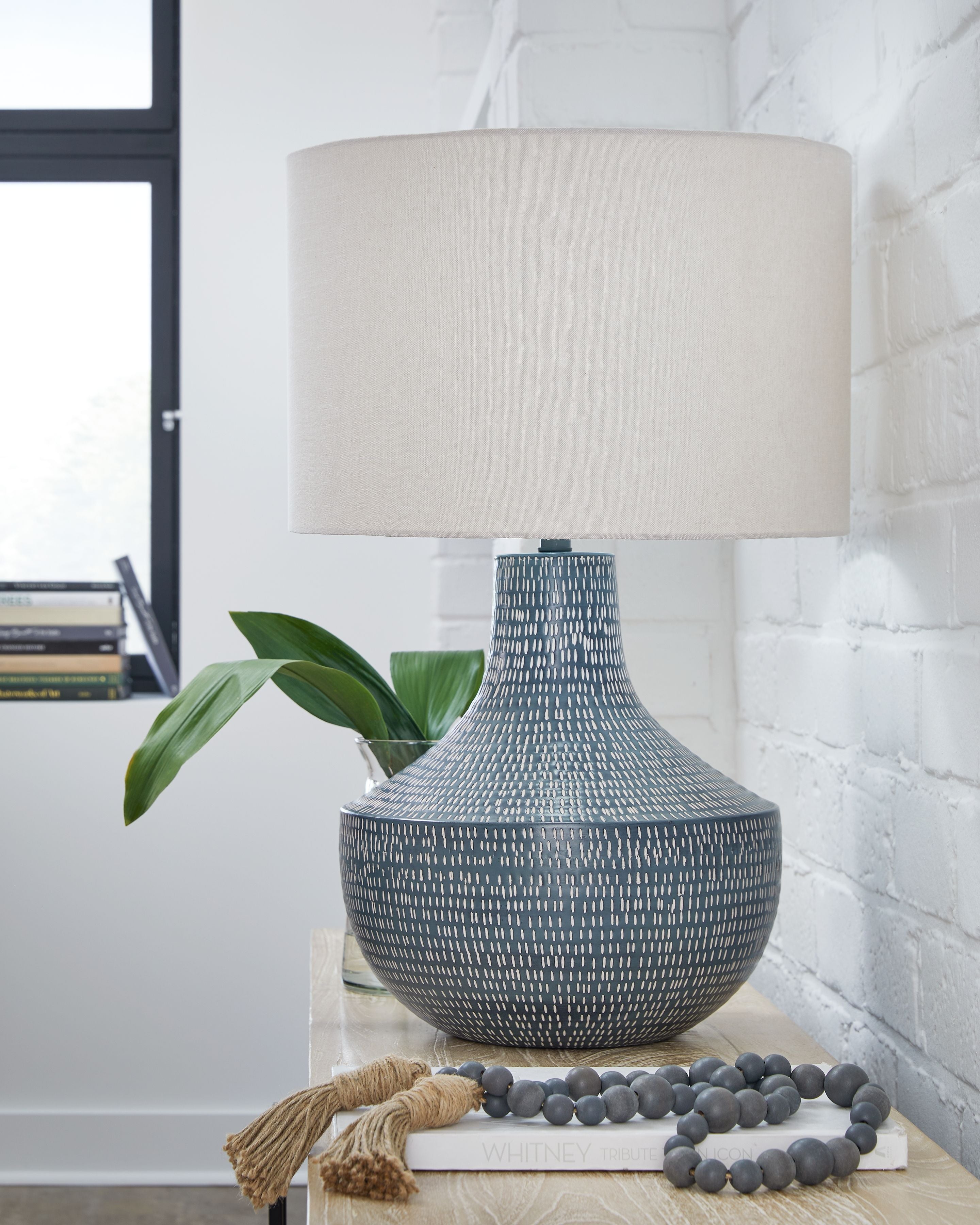 Schylarmont - Metal Table Lamp - Antique Gray / White