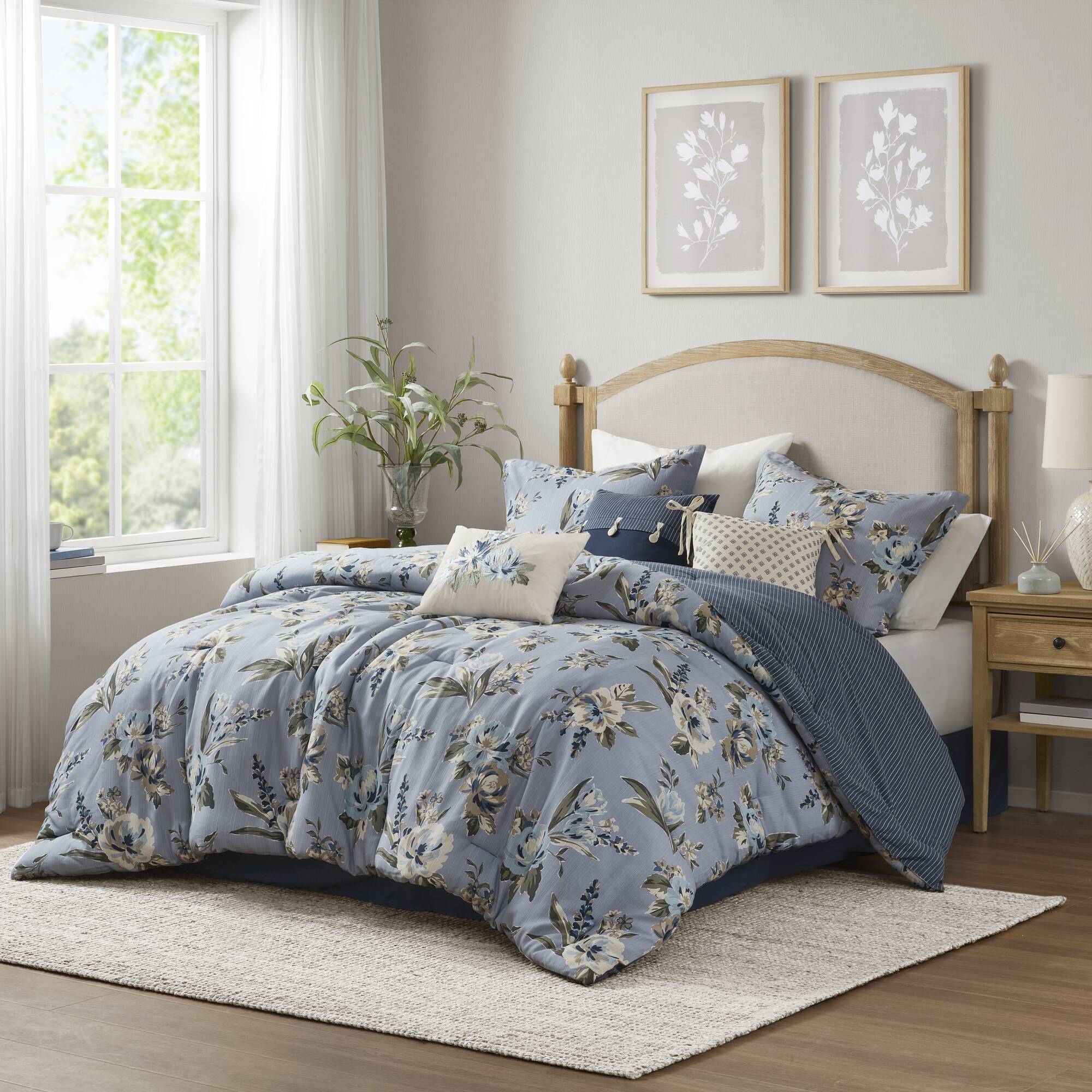 Salara - 7 Piece Queen Vintage Floral Comforter Set - Blue