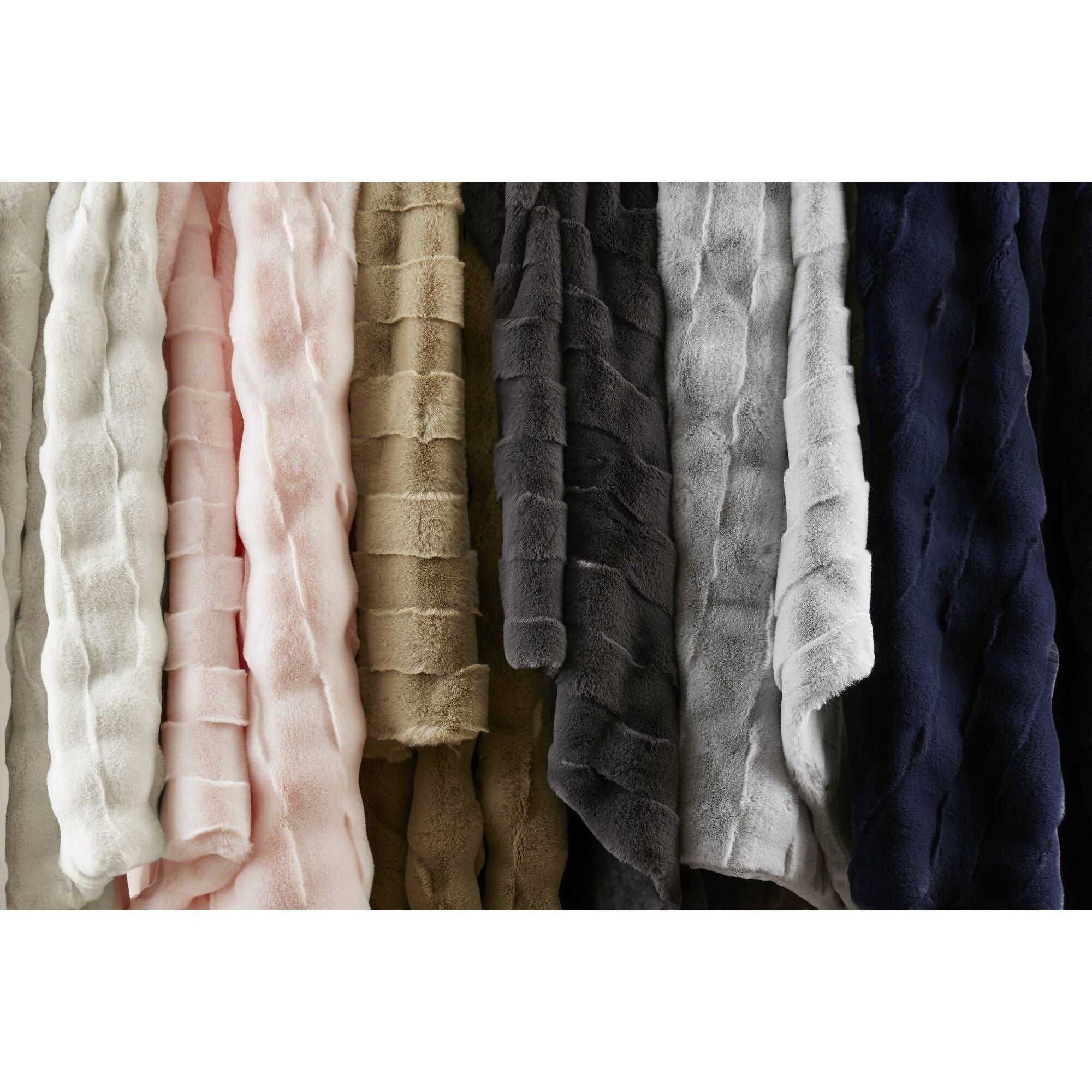 Vivienne - Throw - Pink