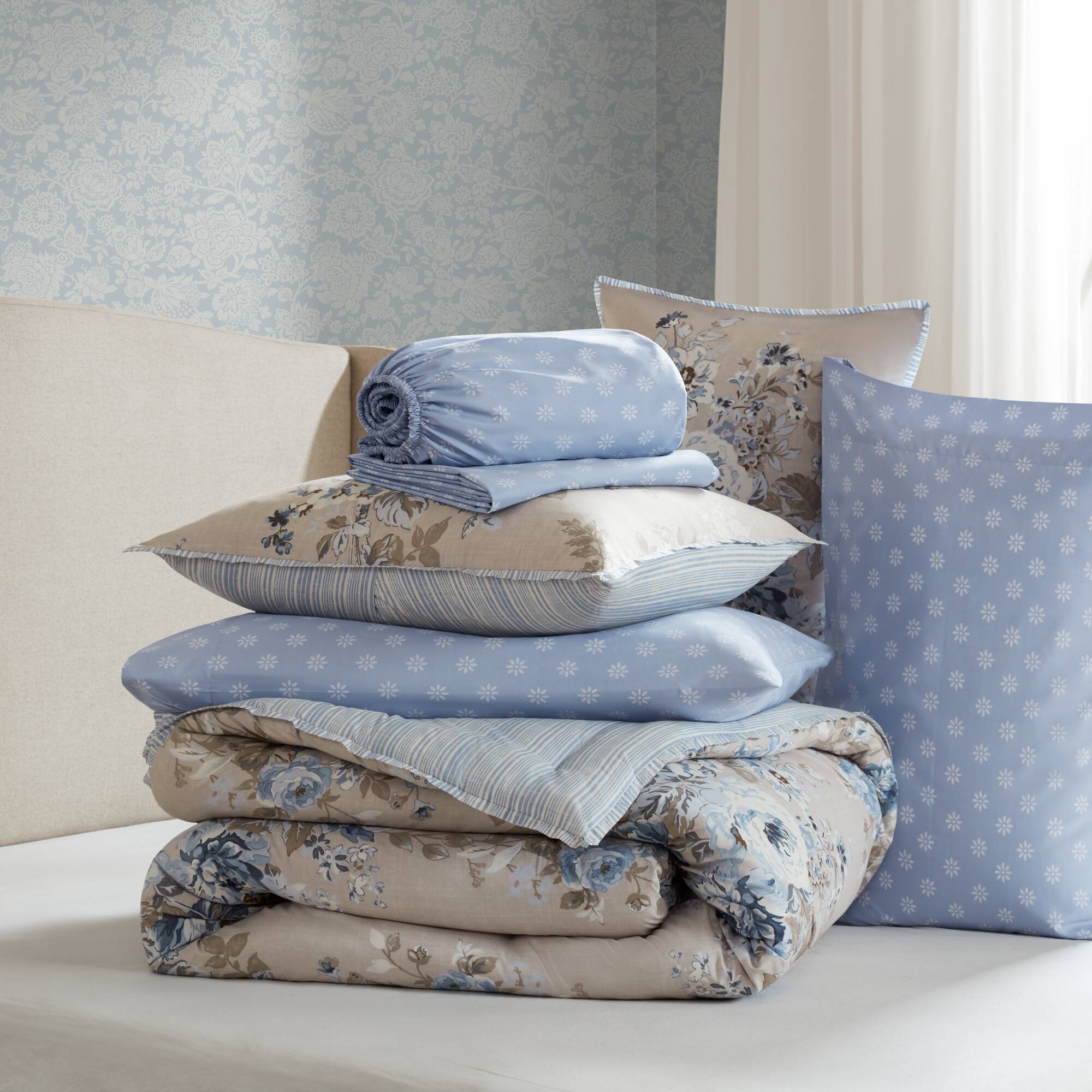 Heather - Queen 7 Piece Vintage-Inspired Floral Print - Beige / Blue