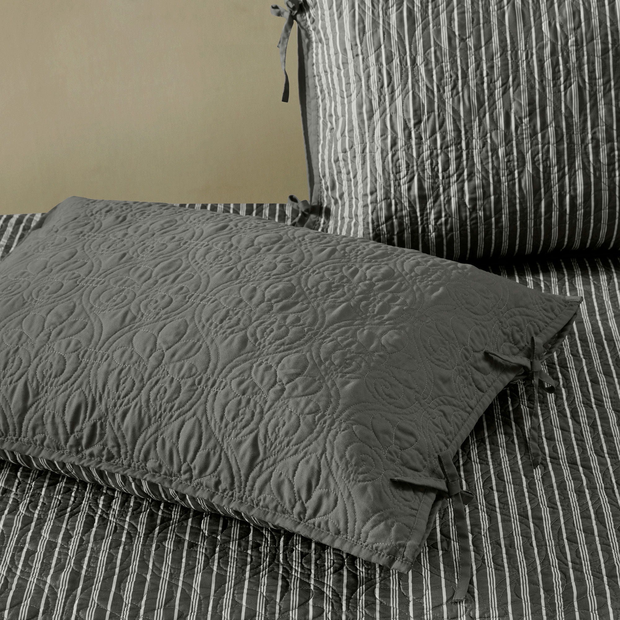Quebec - Twin Reversible Daybed Cover (Set of 6) - Dark Gray