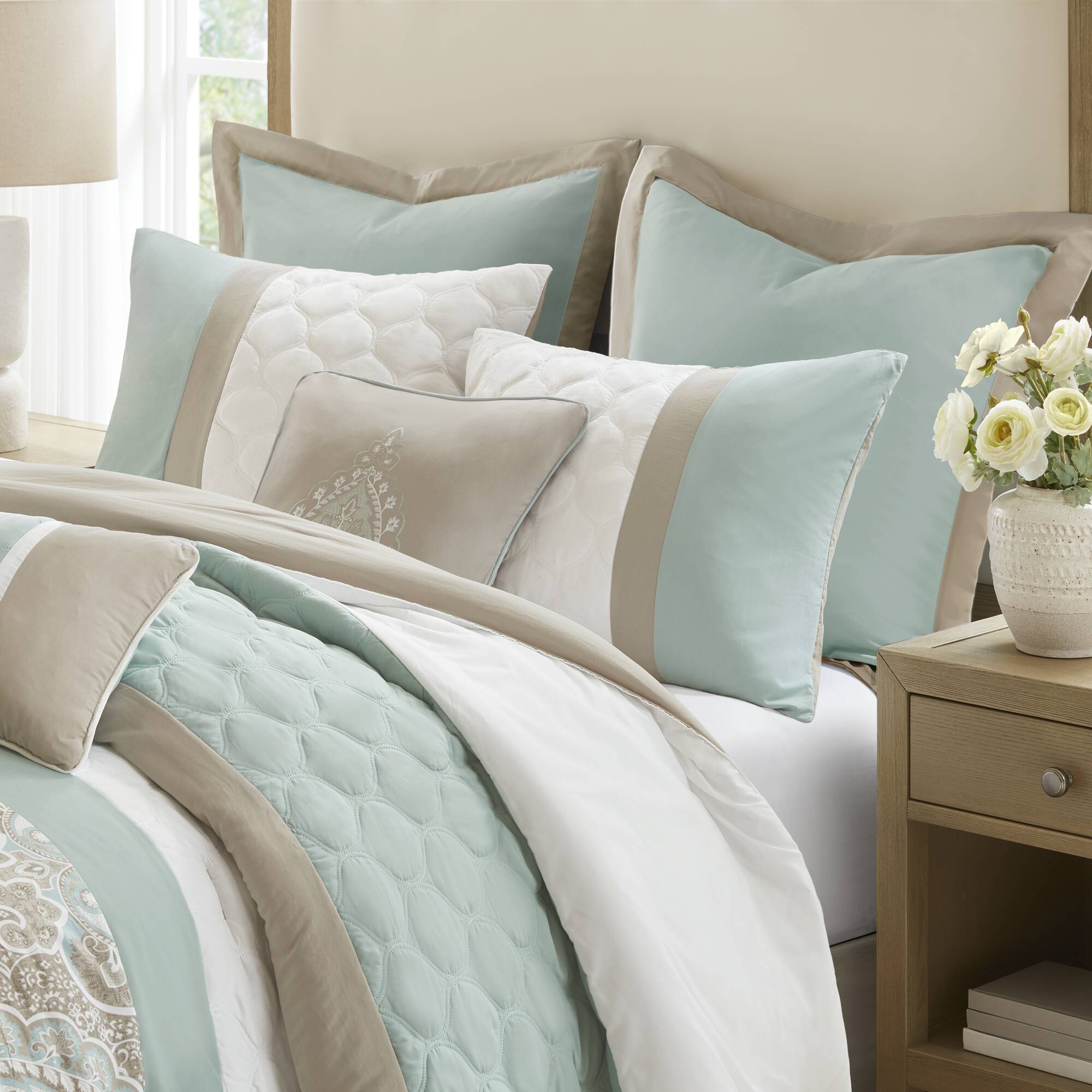 Shawnee - King 8 Piece Comforter Set - Seafoam