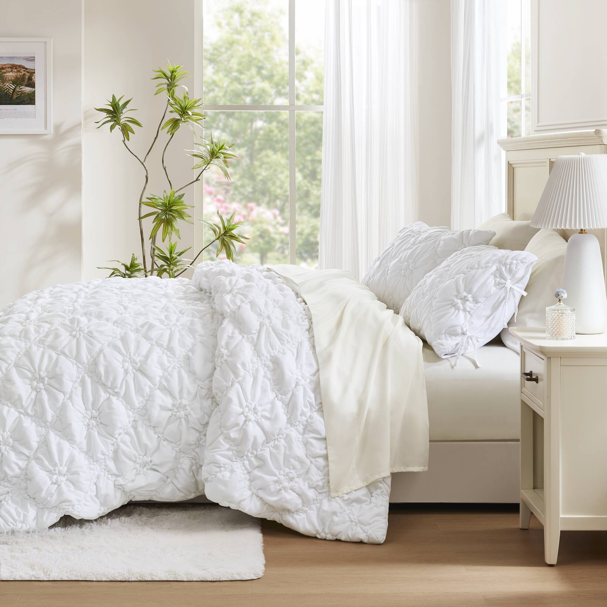 Lily - King 3 Piece Comforter Set - White