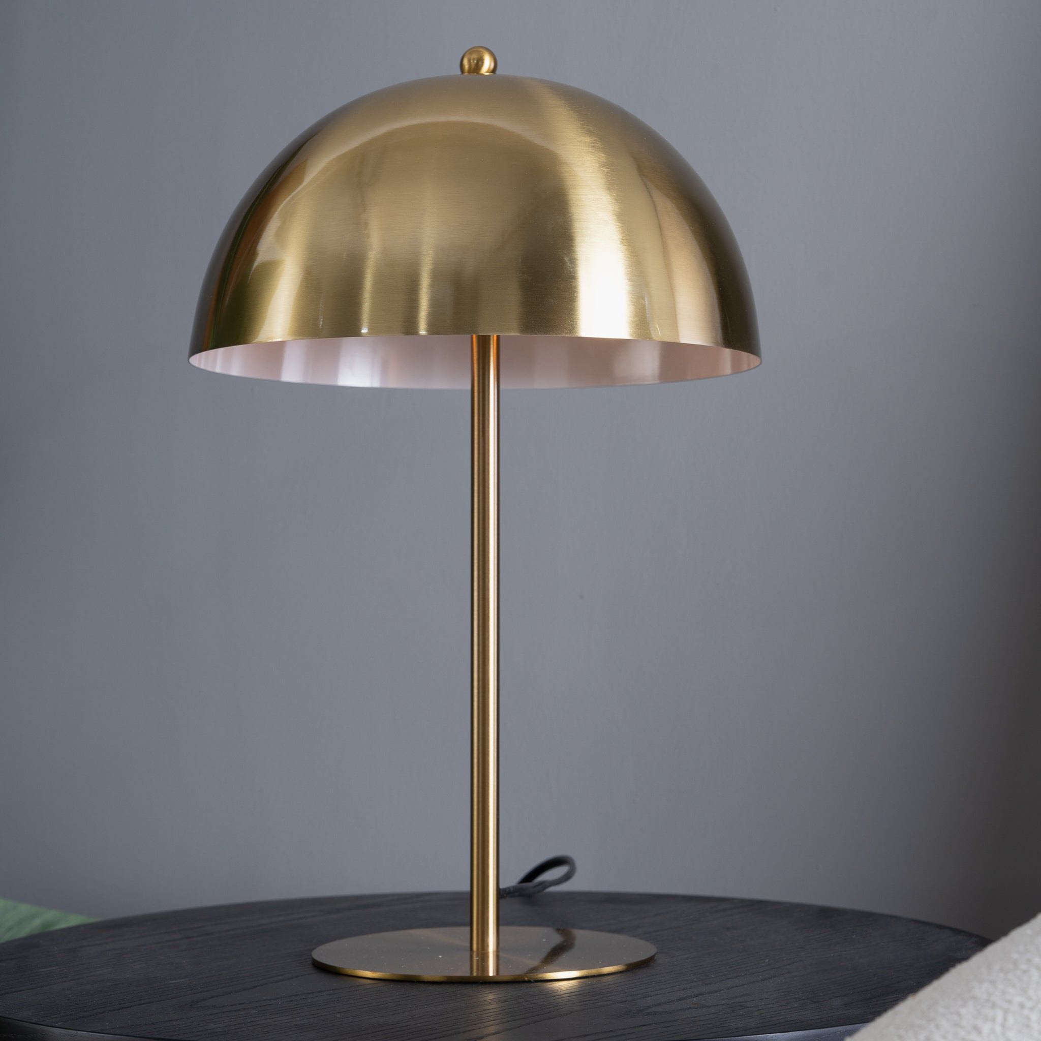 Tundra - Table Lamp - Gold