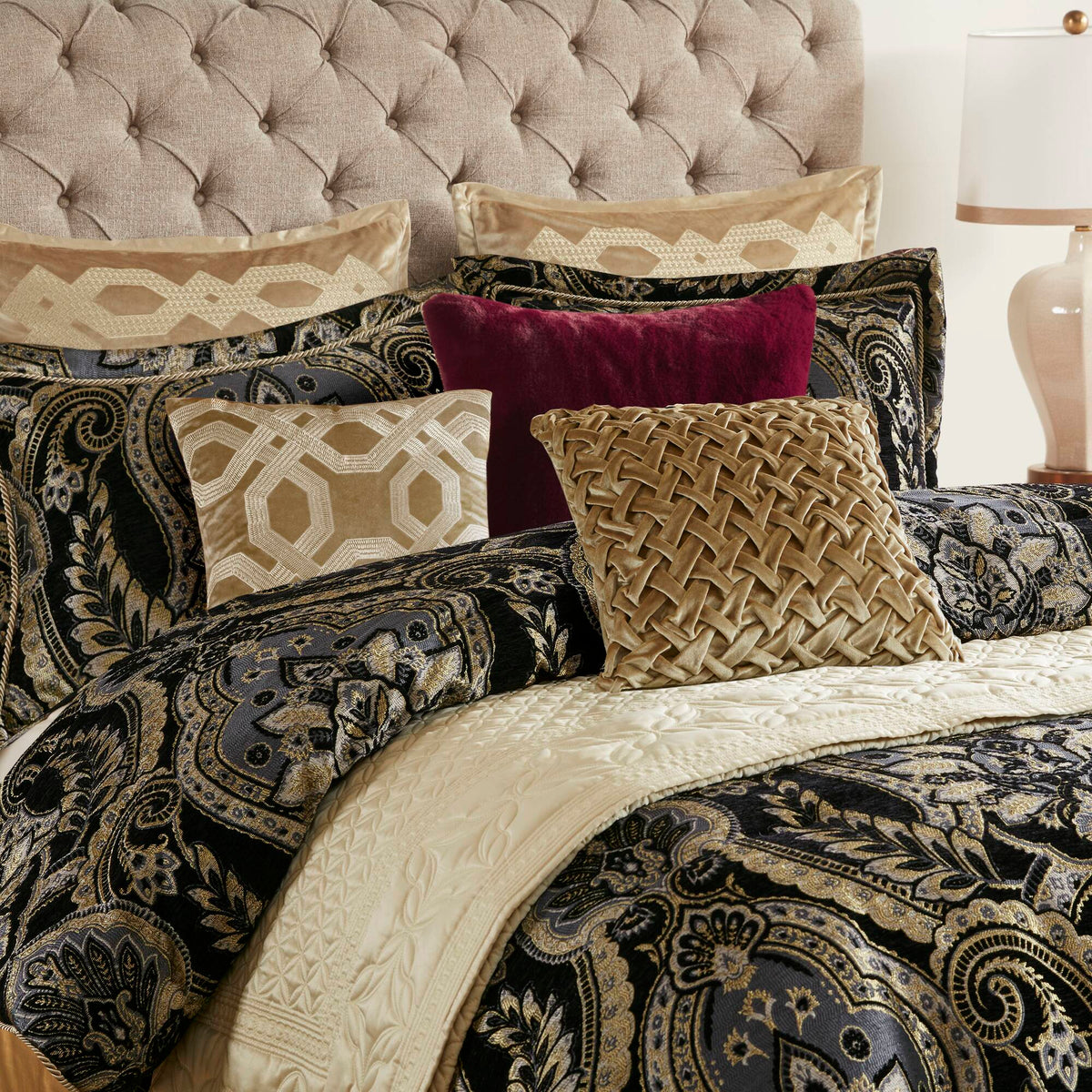 Julius - King Comforter Set - Black