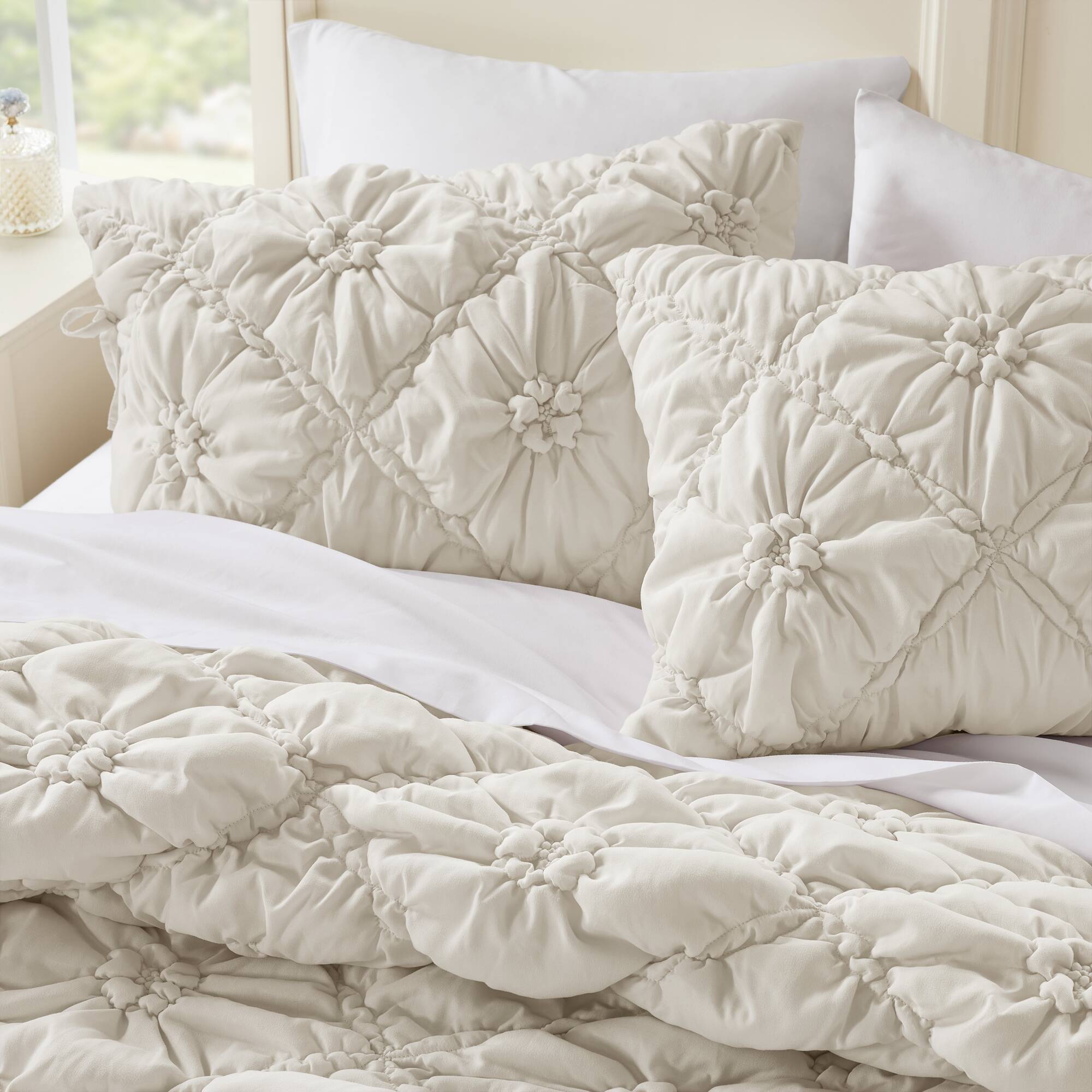 Lily - Full/Queen 3 Piece Comforter Set - Ivory