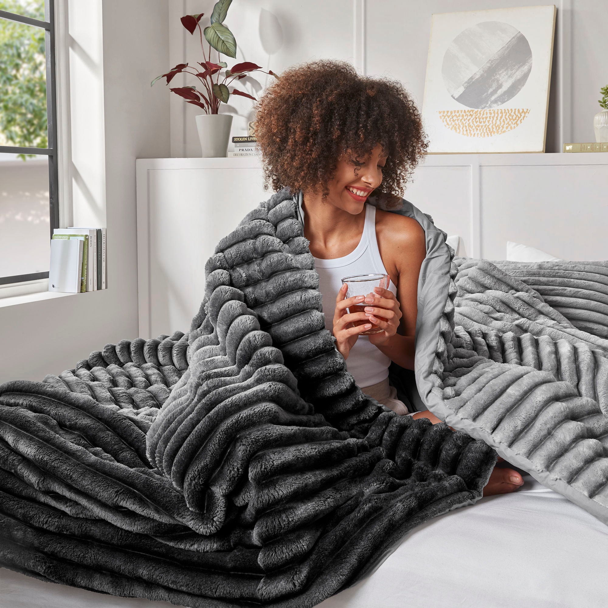 Avril - Full/Queen Fluffy Ribbed Plush Comforter Set - Gray Ombre