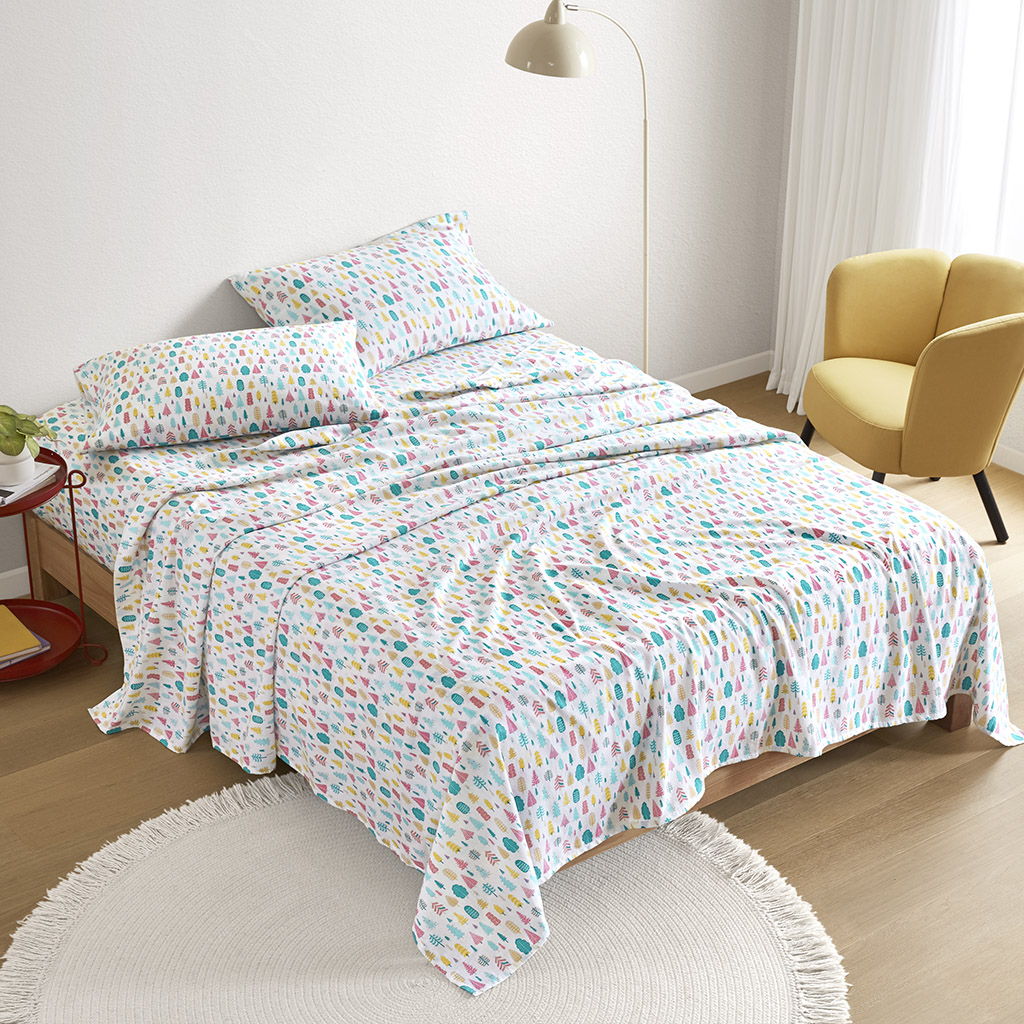 Cozy Soft - 4 Piece Queen Cotton Flannel Printed Sheet Set - White Holiday Trees