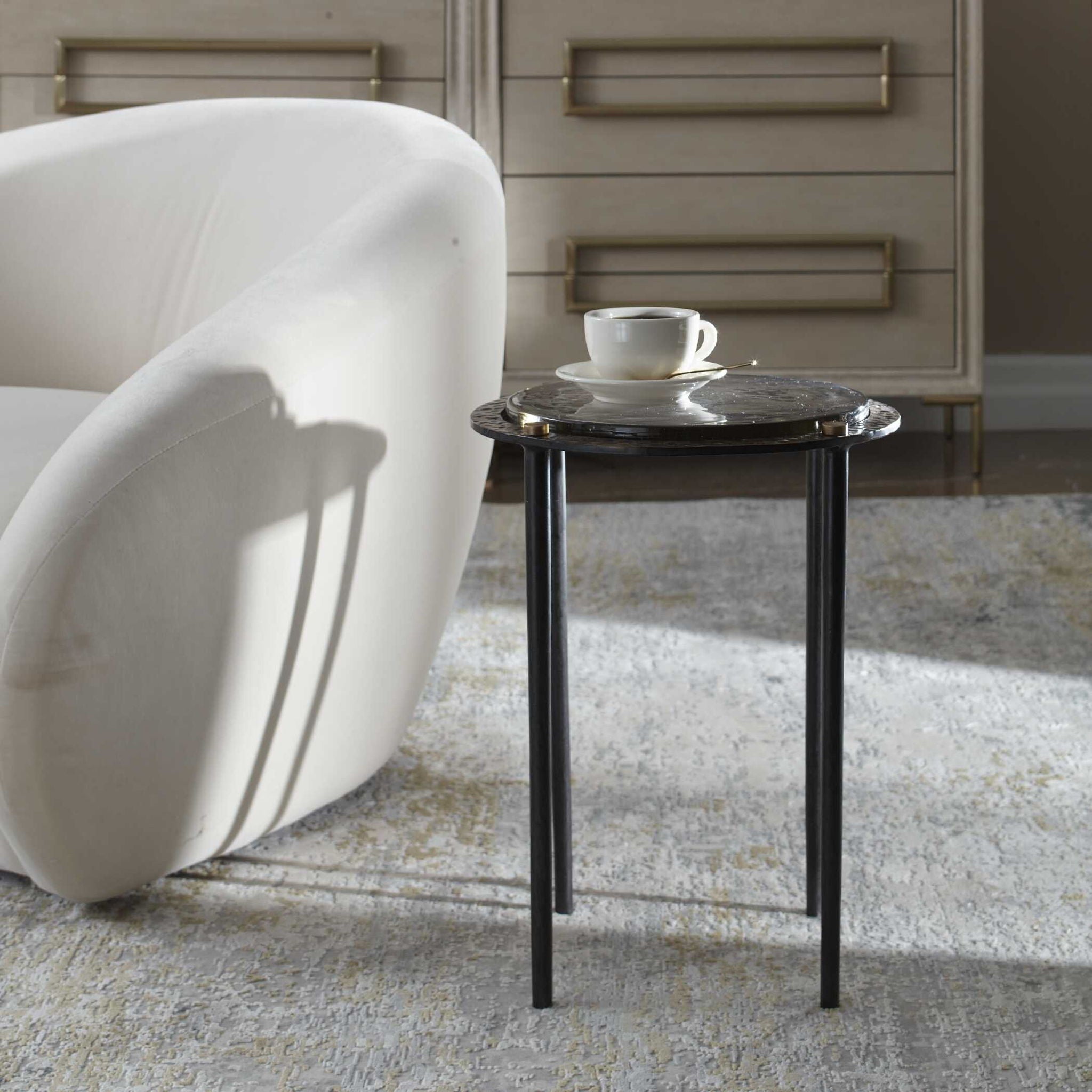 Kennington - Round Glass Accent Table - Black / Brass / Bronze