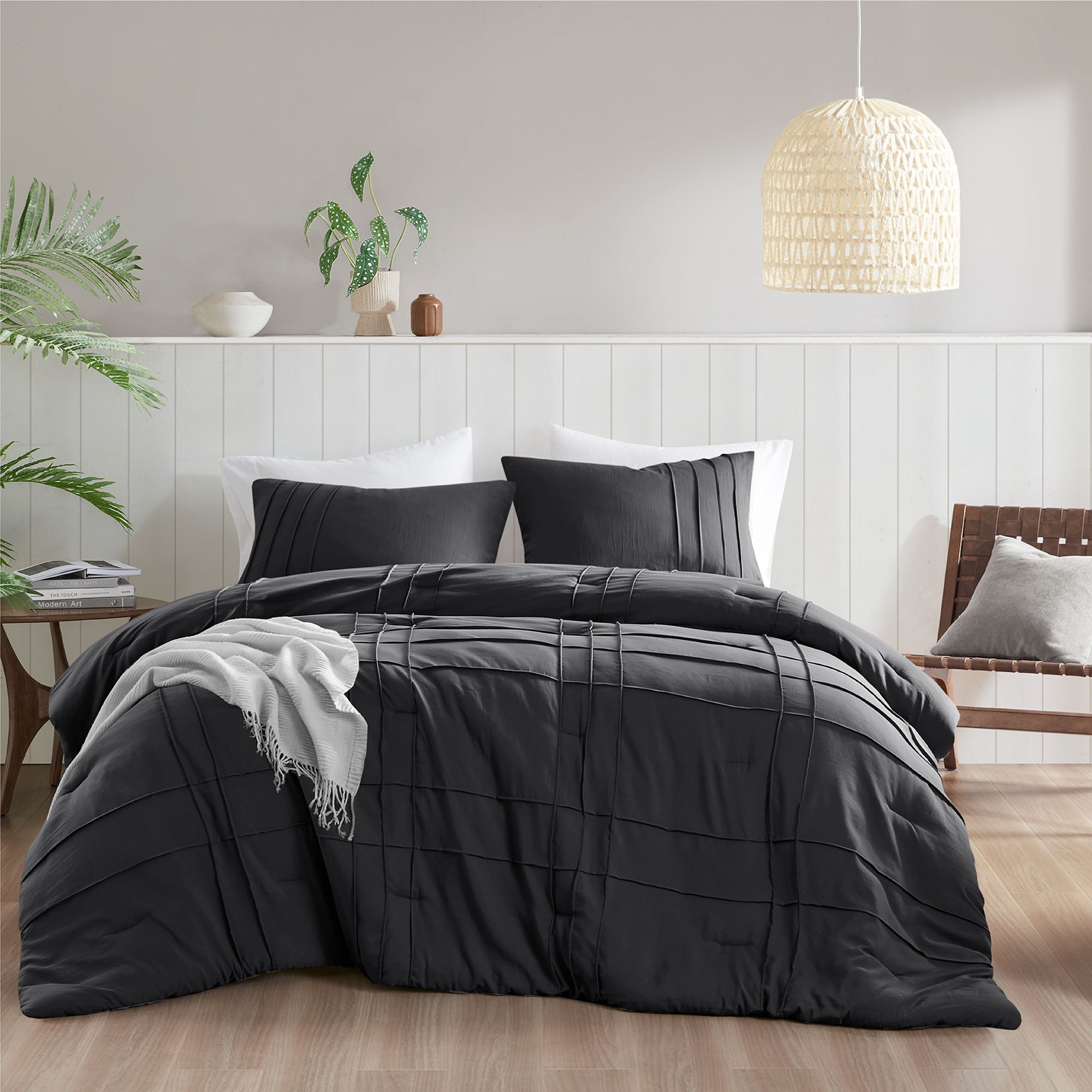 Porter - King Soft Washed Pleated Comforter Set - Black