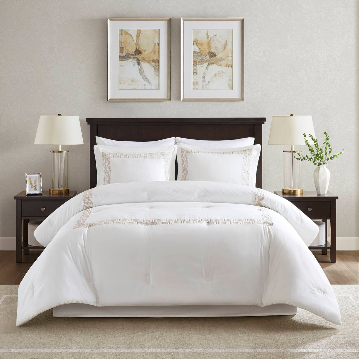 Nile - 4 Piece Queen Sateen With Embroidery Oversized Comforter Set - Multi