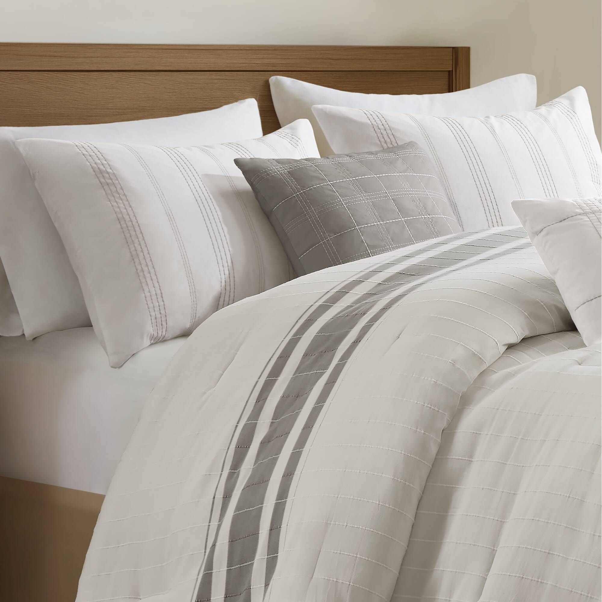 Morgan - Queen 6 Piece Oversized Comforter Set - White / Gray