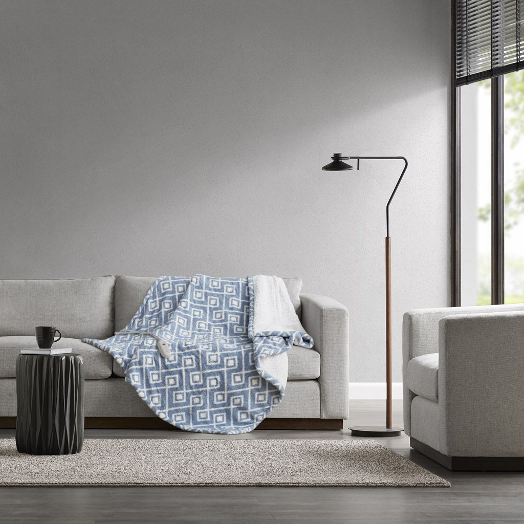 Amira - Dream Soft Heated Throw - Blue Geo