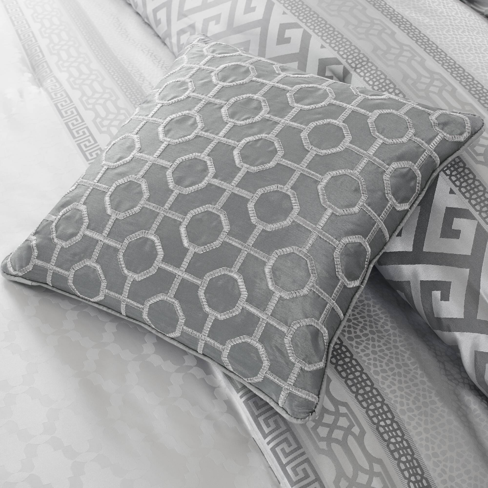 Bennett - Piece Comforter (Set of 7) - Gray