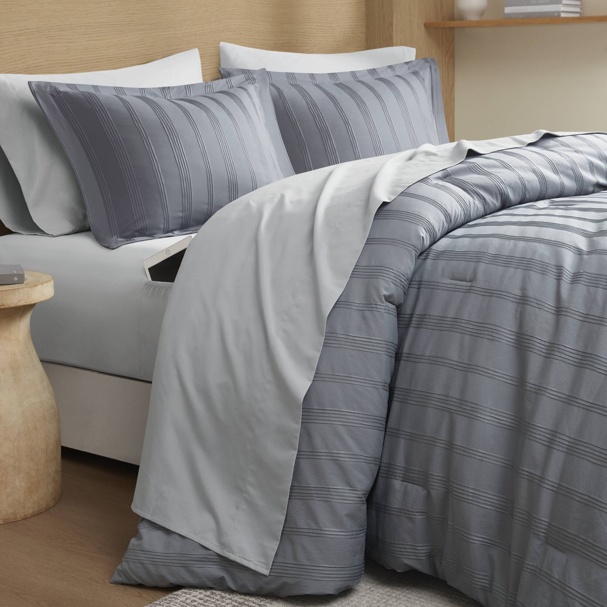 Logan - California King Striped Comforter Set - Blue / Gray