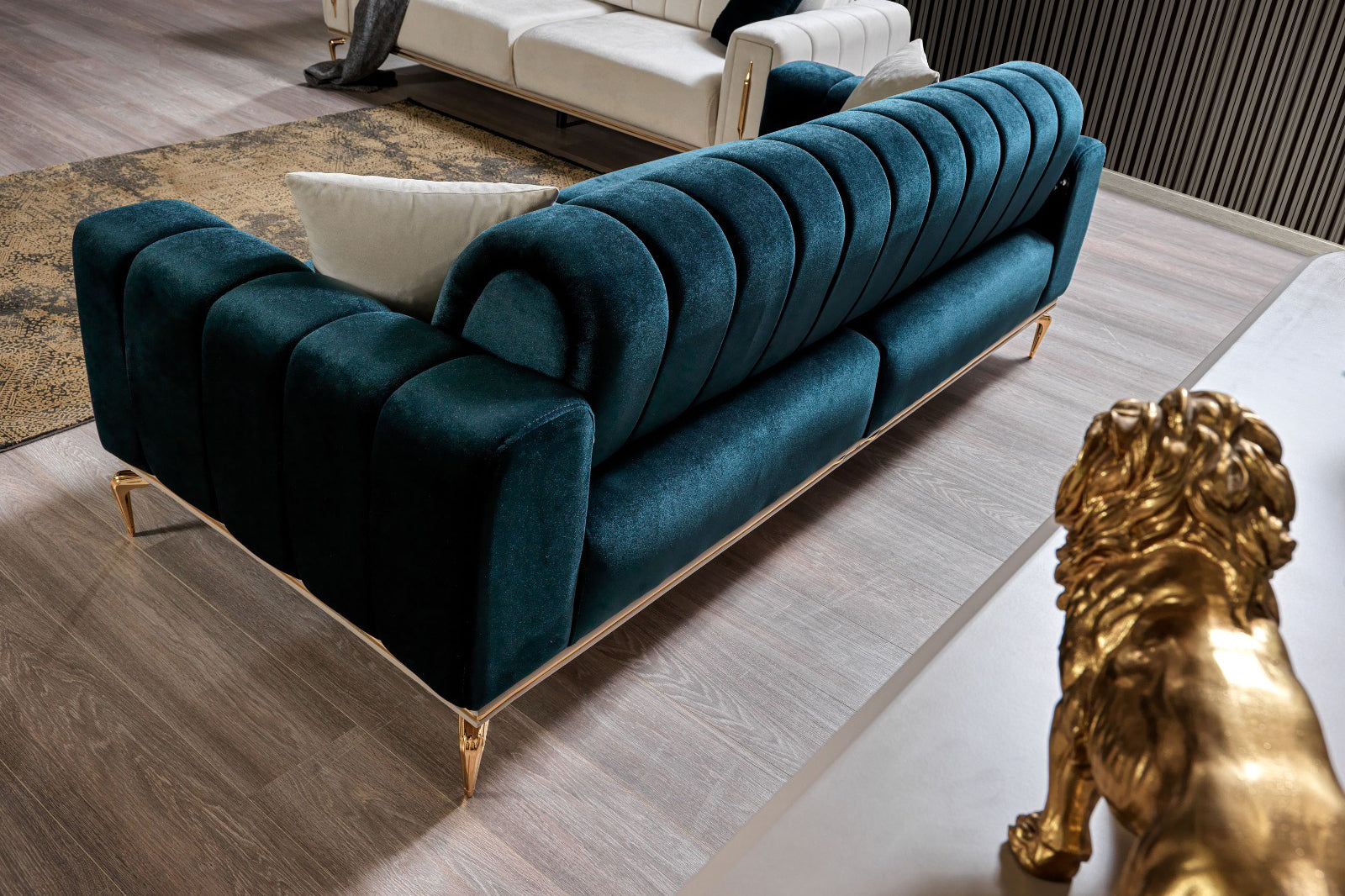 Zumrut Sofa